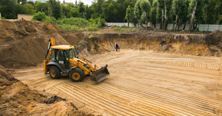 Разработка котлована Сызрань стоимость за от 559 руб. м3 - заказать работы по копке и рытью котлованов | траншей